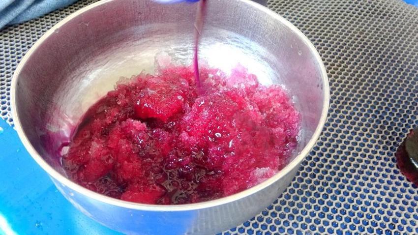 Muğla'da sıcağa çare bulundu! Doğal serinleme yöntemi; kar helvası