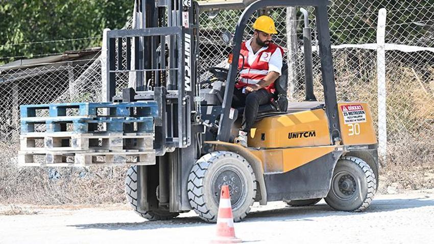 Adana'da kadınlar iş makinesi operatörü olmak istiyor! Bu mesleğin kazancı çok eğitimi ise bedava