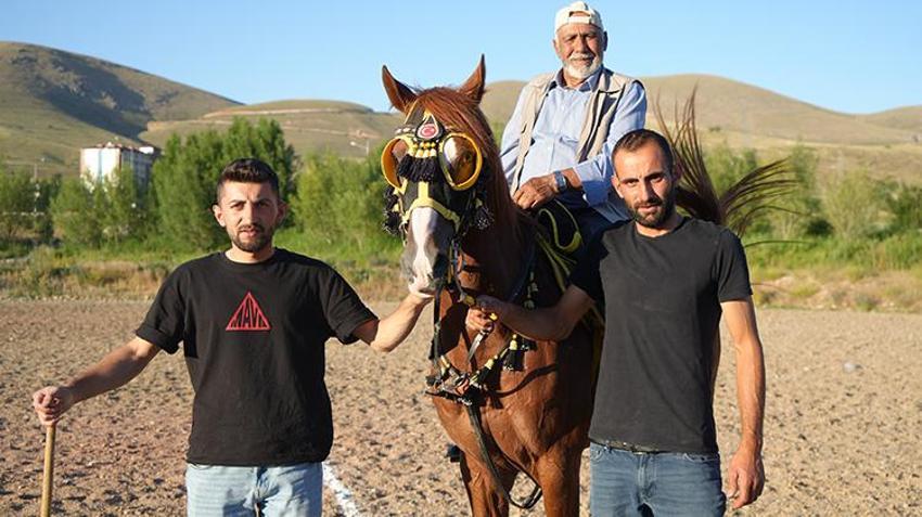 Cirit sevdası 50 yılda bitmedi! 71 yaşında üçüncü kuşaklar için çalışıyor