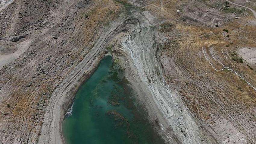 Yıllar sonra gün yüzüne çıktı! Sular çekilince Kayseri'deki gizli şehir göründü