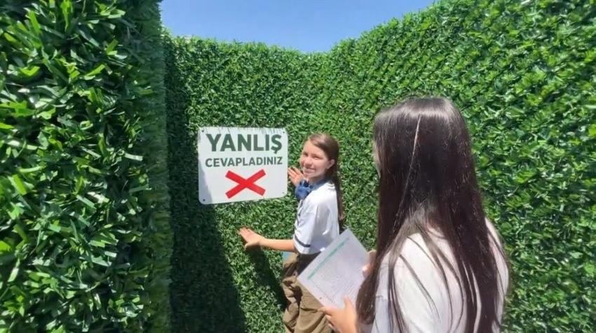 Konya'da soruları bilemeyen labirentten çıkamıyor! 'Çocuklara eğlenirken öğrenme fırsatı sunuyor'