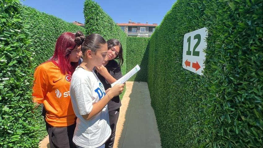 Konya'da soruları bilemeyen labirentten çıkamıyor! 'Çocuklara eğlenirken öğrenme fırsatı sunuyor'