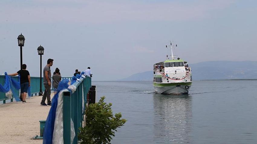 İznik Gölü'ndeki değişim şoke etti! Bir zamanlar deniz otobüslerinin yanaştığı iskele karada kaldı
