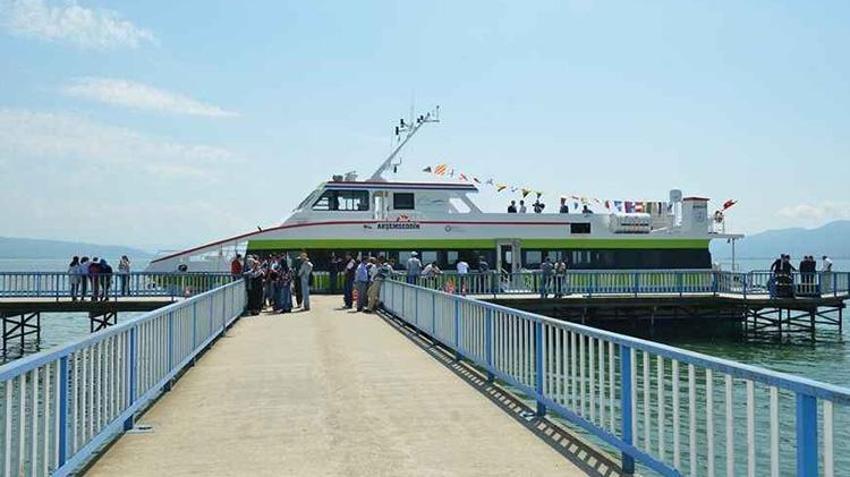 İznik Gölü'ndeki değişim şoke etti! Bir zamanlar deniz otobüslerinin yanaştığı iskele karada kaldı