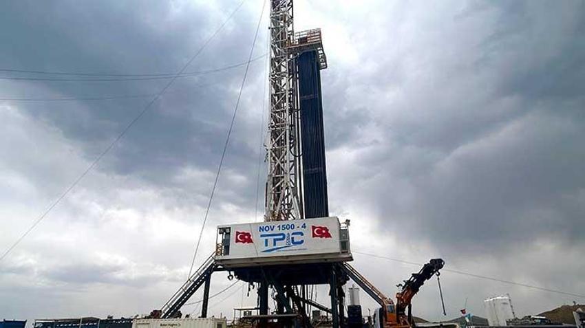 Sinyaller güçlü, beklenti büyük! Van-Şırnak-Siirt üçgeninde petrol heyecanı, 2 bin 800 metreye inildi