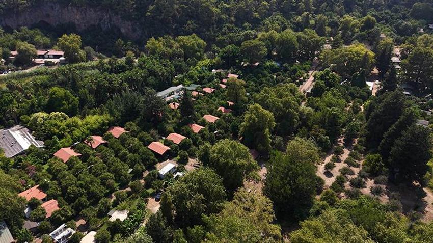 Şehirden kaçan buraya koşuyor: Doğanın kalbinde saklı bir cennet! El değmemiş koylar keşfedenleri mest ediyor