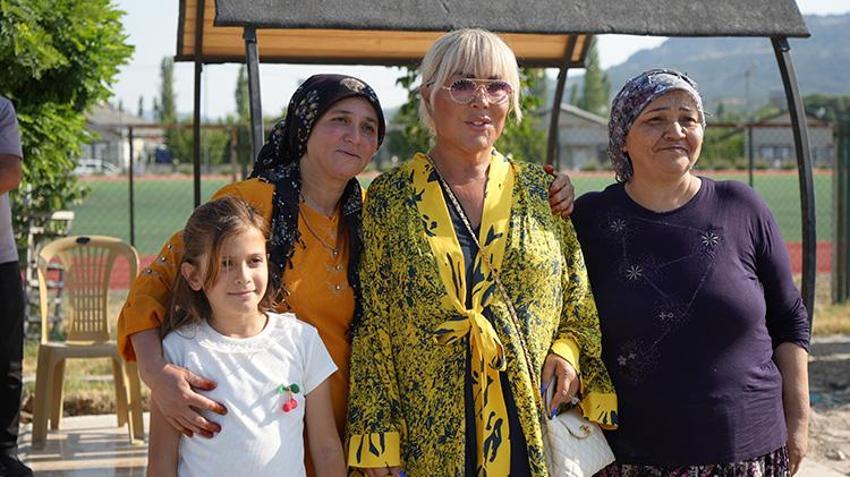 Safiye Soyman, Burdur'da gözyaşları içinde hayrat açılışı yaptı! 'Buradan su içen oğluma dua etsin'