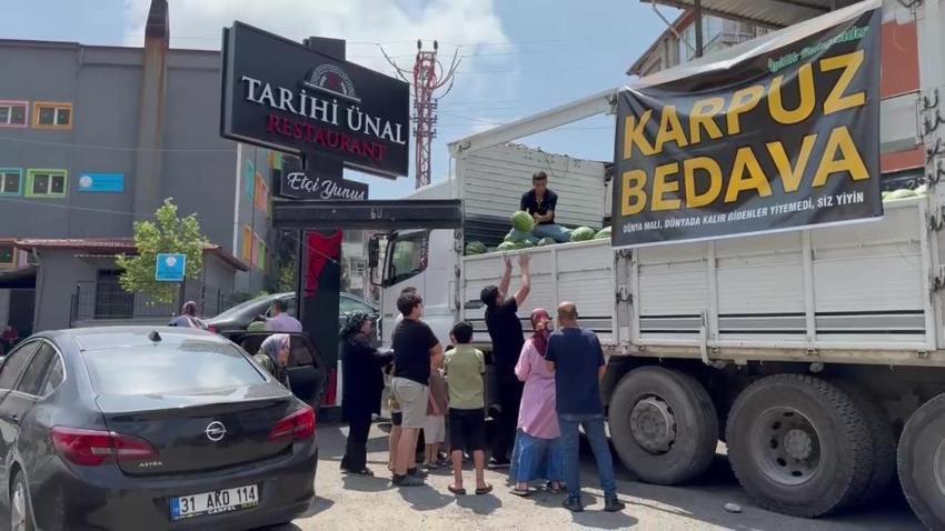 Hatay'da 20 ton ürünü bedavaya dağıttı! 'İnsanların bu kadar mutlu olacağını tahmin etmezdim'