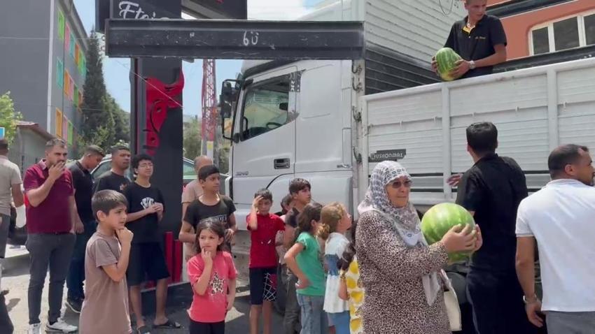 Hatay'da 20 ton ürünü bedavaya dağıttı! 'İnsanların bu kadar mutlu olacağını tahmin etmezdim'