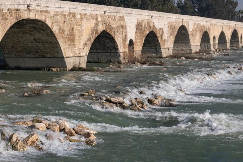 Dünya'nın en eski köprüsü sahipsiz kaldı! Adanalılar çağrıda bulundu: 'Harekete geçilmeli'