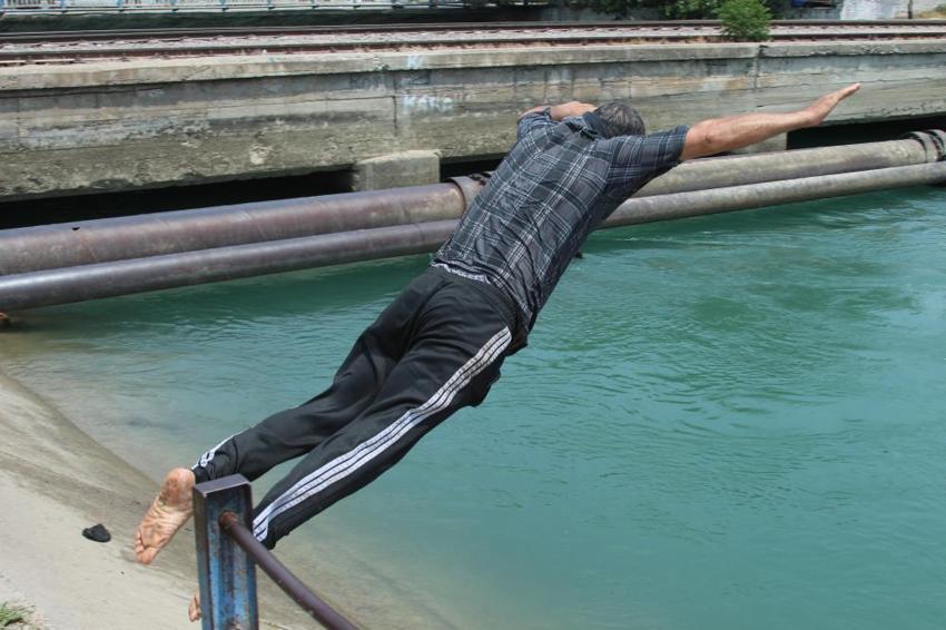 Adana'da sulama kanalarında tehlikeli serinlik! Her yıl onlarca kişi ölmesine rağmen durmuyorlar