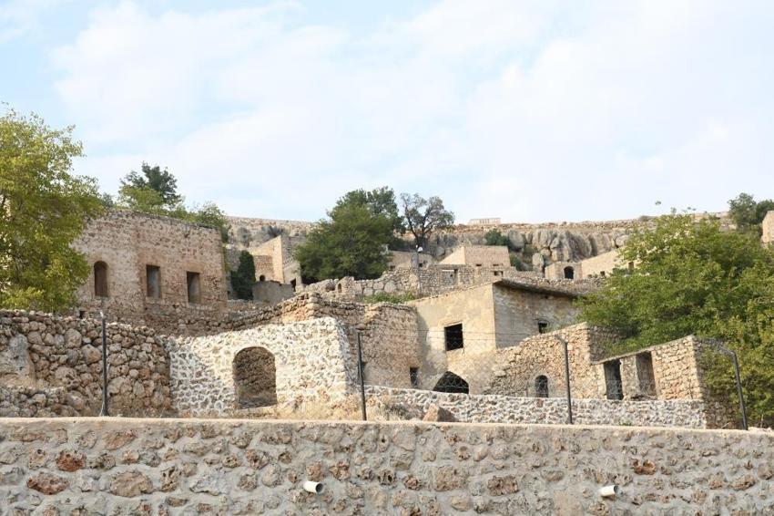 Şırnak'ta koca bir köy mağaradan oluşuyor! Arkeologlar keşfetti: Valilik kolları sıvadı
