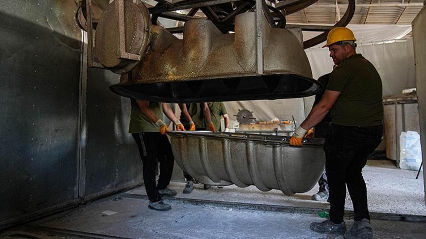 İzmir'de vatandaşlar su kesintilerine çözüm buldu! Fabrika siparişlere yetişmek için çift vardiya çalışmaya başladı