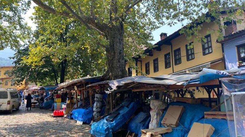 UNESCO mirası Cumalıkızık'ta rant savaşları: Belediye, korsan tezgah ve Çin malı satışına dur dedi!