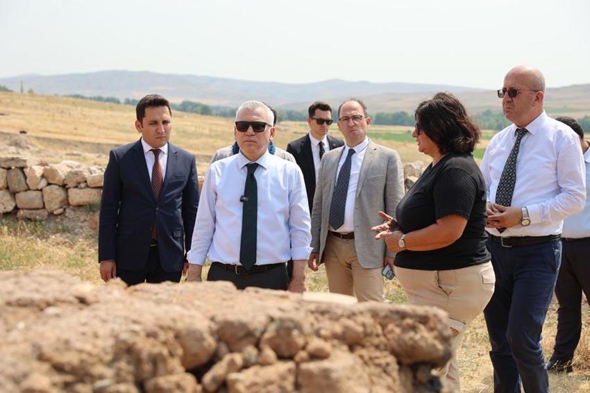 'Geleceğe Miras Arkeolojinin Altın Çağı' sergisine Sivas'tan 4 eser