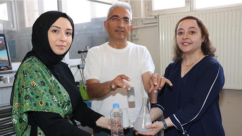 Pet şişeler çöpe değil inşaata gidiyor! Patent alındı: Zeminlerin sıvılaşmasını önleyecek