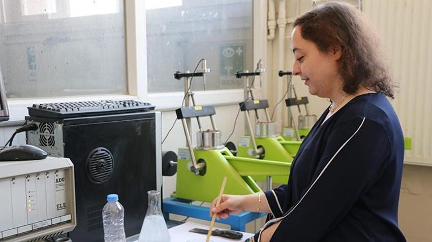 Pet şişeler çöpe değil inşaata gidiyor! Patent alındı: Zeminlerin sıvılaşmasını önleyecek