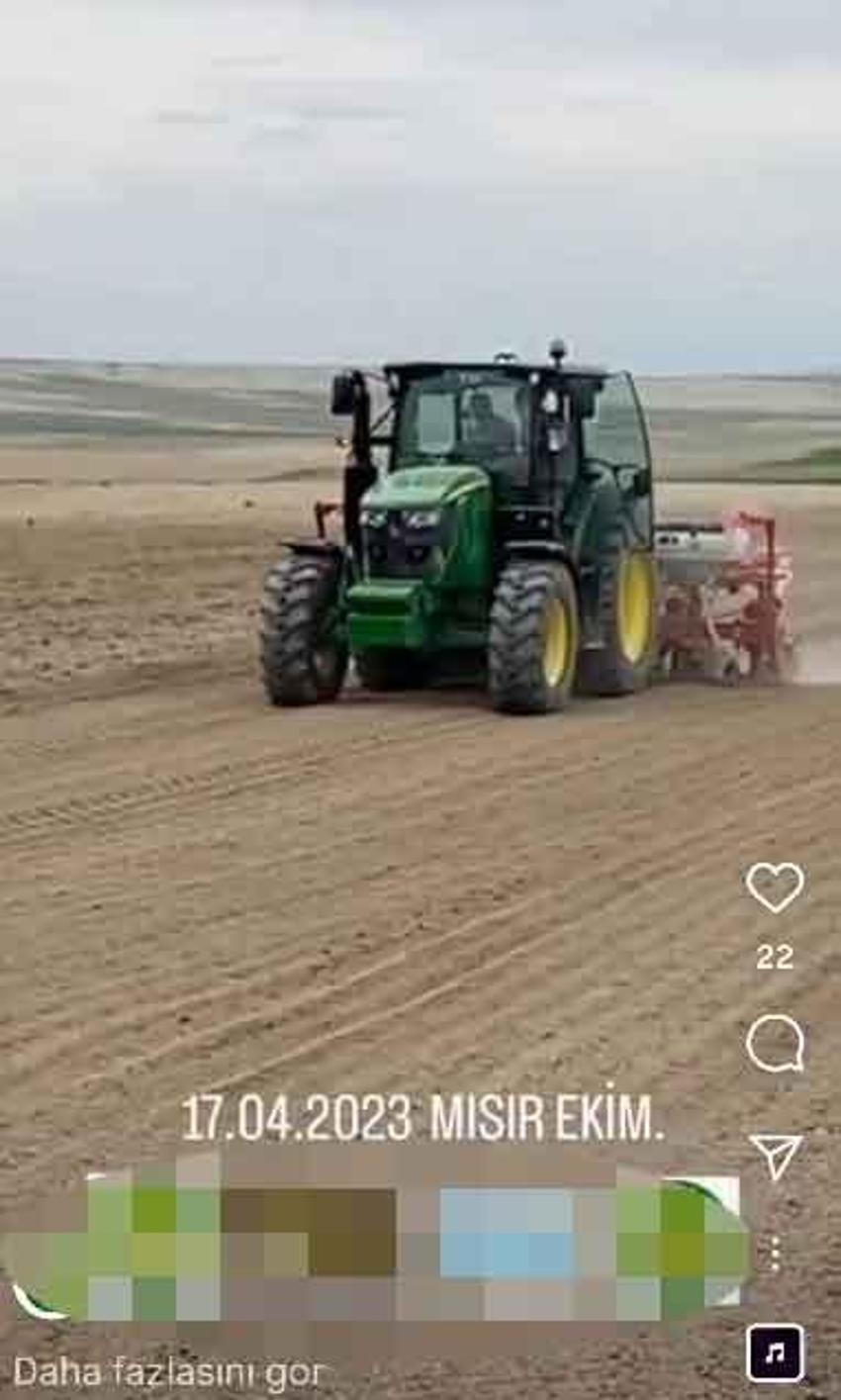 Sosyal medyada video izlerken 3 yıl önce çalınan traktörünü buldu