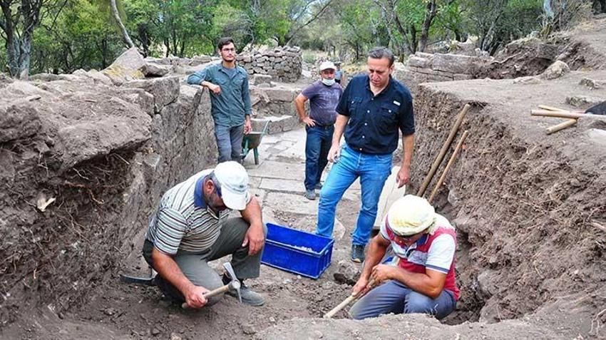 Dünyada eşi benzeri yok! Manisa'da ortaya çıktı: Tam 2 bin 200 yıllık