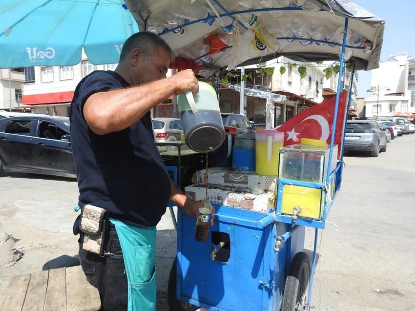 Kilis'e gelen herkes bu lezzeti arıyor: Hem serinletiyor hem şifa dağıtıyor!