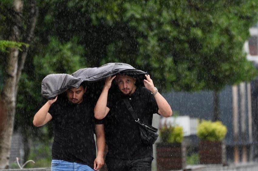 Gök gürültülü sağanak yağışlar geliyor! Meteoroloji başta İstanbul ve Ankara olmak üzere birçok ili uyardı