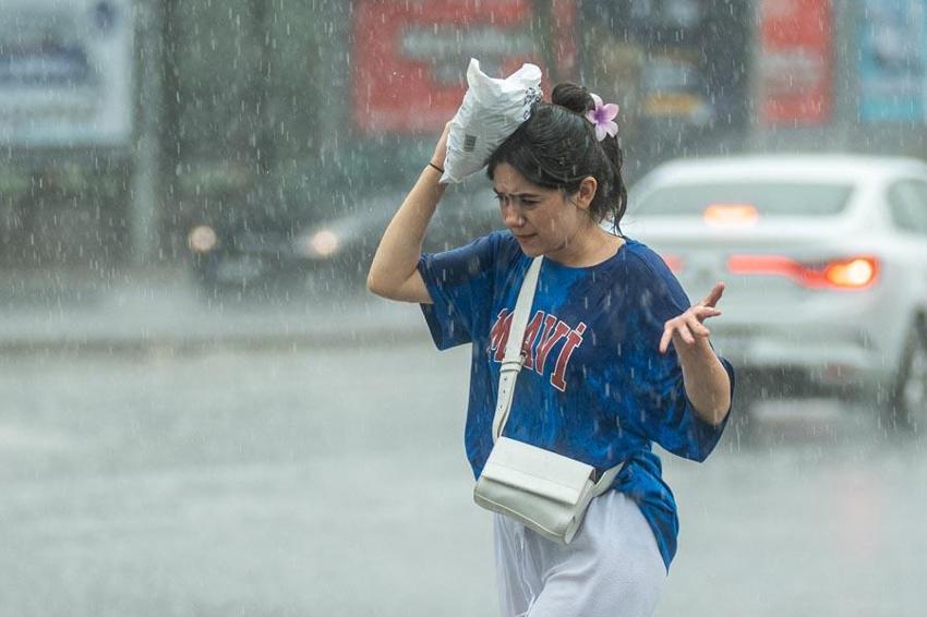 Gök gürültülü sağanak yağışlar geliyor! Meteoroloji başta İstanbul ve Ankara olmak üzere birçok ili uyardı