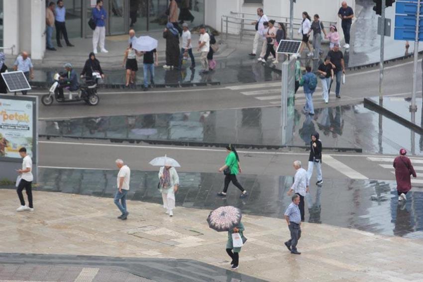 Gök gürültülü sağanak yağışlar geliyor! Meteoroloji başta İstanbul ve Ankara olmak üzere birçok ili uyardı