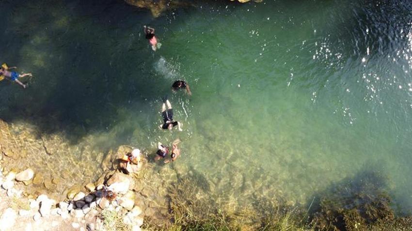 Sıcaktan bunalan Adanalılar yaylaya kaçtı, orada da çözümü kaynak suyunda buldu!