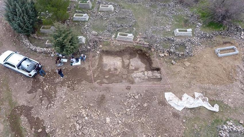 Mezar kazısı, 1700 yıllık sırrı ortaya çıkardı: Diyarbakır'da bulunan mozaik dünyayı sarsacak!