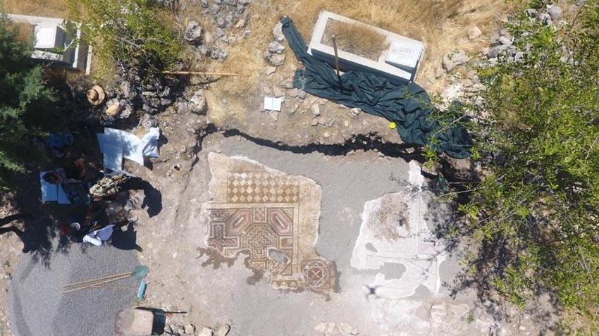 Mezar kazısında tarihi keşif! Geçmişin şifresi Diyarbakır'da çıktı: Davud Yıldızı içindeki motif ve altı satırlık yazıt