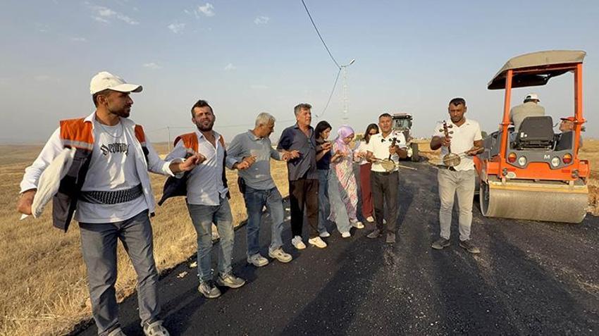 Midyat'ta Yezidilerin asfalt halayı! 50 yıl sonra yaşanan mutluluk