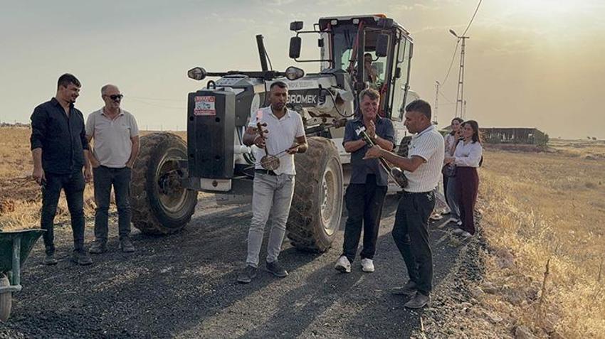 Midyat'ta Yezidilerin asfalt halayı! 50 yıl sonra yaşanan mutluluk