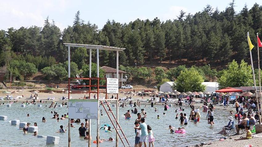 Elazığ'ın ilçesi doldu taştı! Hafta sonu komşu iller bölgeye akın etti