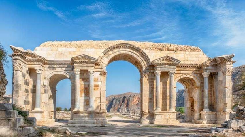 Adana'nın derinliklerinde gizlenen hazine gün yüzüne çıktı: UNESCO listesinden dünya turizmine açılacak! Unutulmuş başkent yeniden keşfediliyor