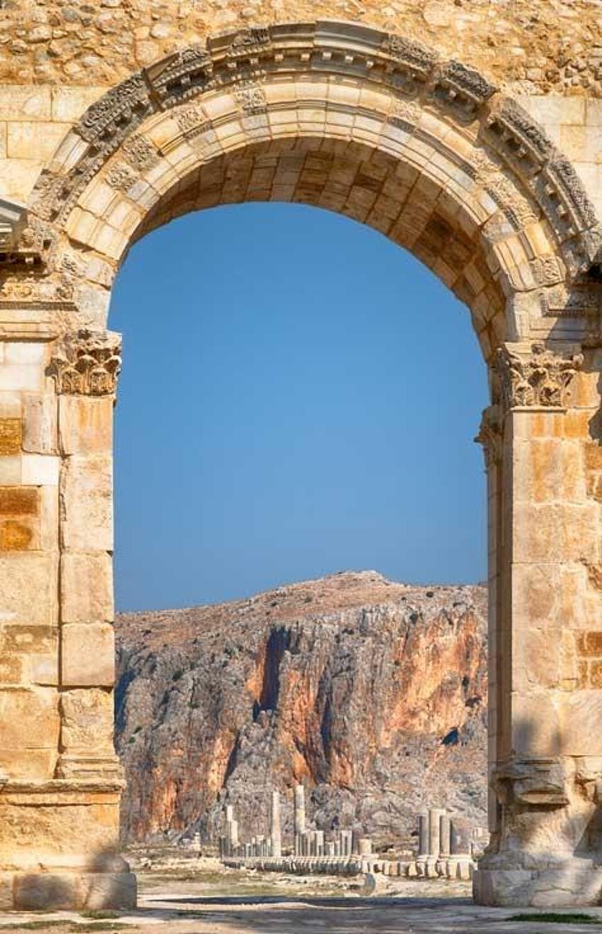 Adana'nın derinliklerinde gizlenen hazine gün yüzüne çıktı: UNESCO listesinden dünya turizmine açılacak! Unutulmuş başkent yeniden keşfediliyor