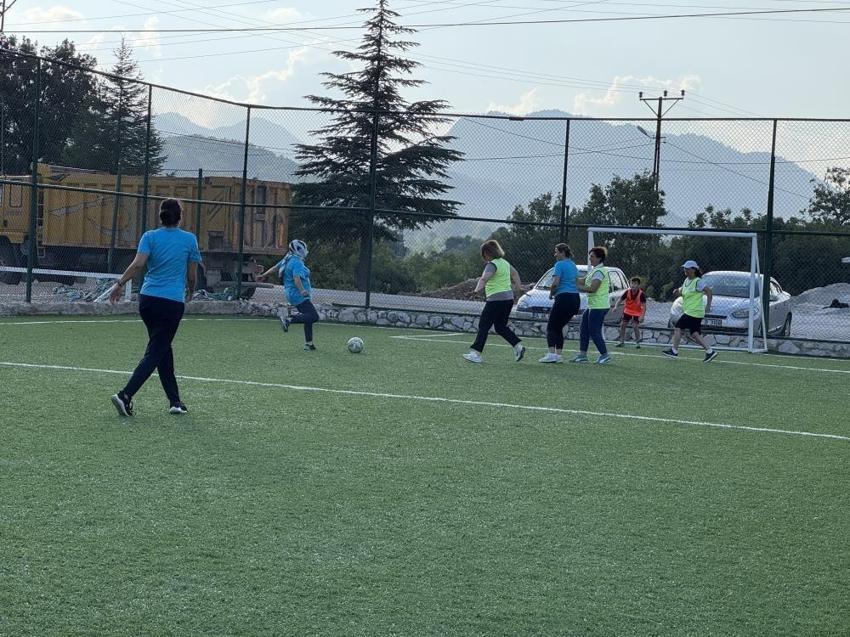 Antalyalı 50 yaş üstü kadınlar sahaya çıktı! Farkındalık oluşturmaya çalıştı