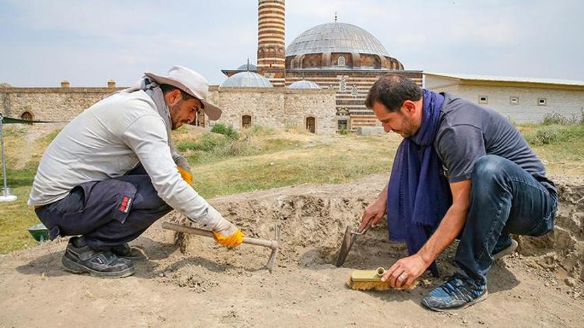 Eski Van'da tarihi keşif yapıldı! Osmanlı kışlası izleriyle karşılaşıldı