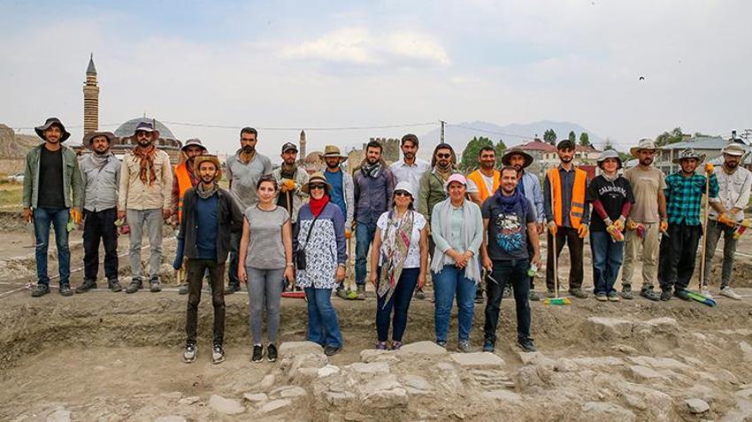 Eski Van'da tarihi keşif yapıldı! Osmanlı kışlası izleriyle karşılaşıldı