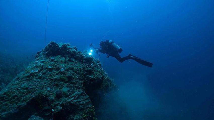 Bilinçsiz avcılık denizi vuruyor: Bir basketbol sahası büyüklüğünde ağ çıkardı!