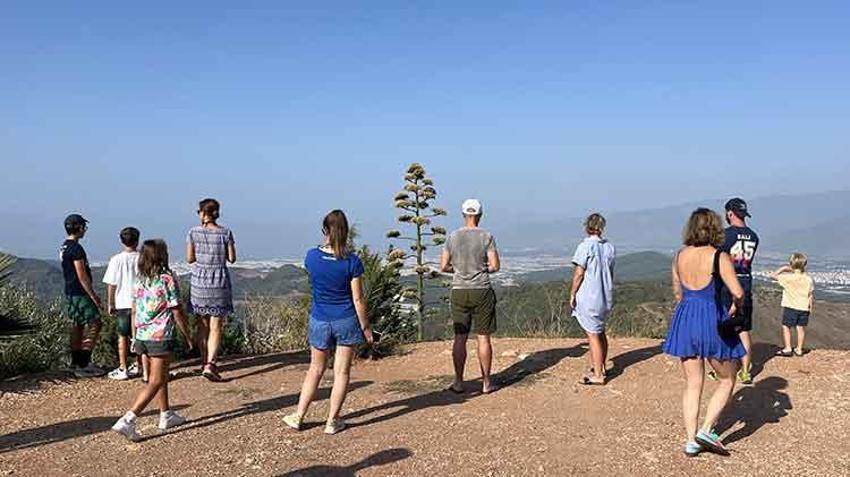 Antalya'da 30 yıl sonra gelen mucize: Sabır otu açtı, turistler akın etti!