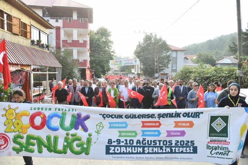 Osmaniye'de çocuklar şen! 29'uncusu kortej yürüyüşüyle başladı