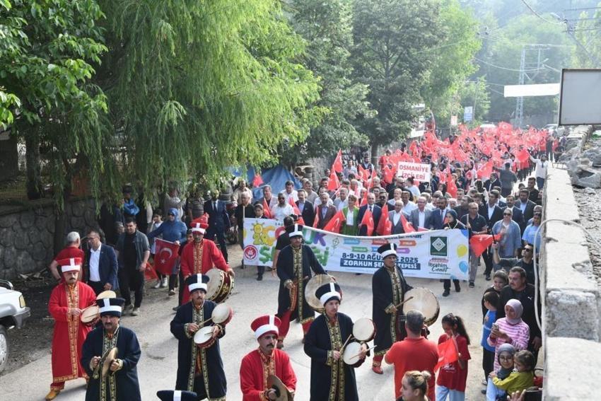 Osmaniye'de çocuklar şen! 29'uncusu kortej yürüyüşüyle başladı