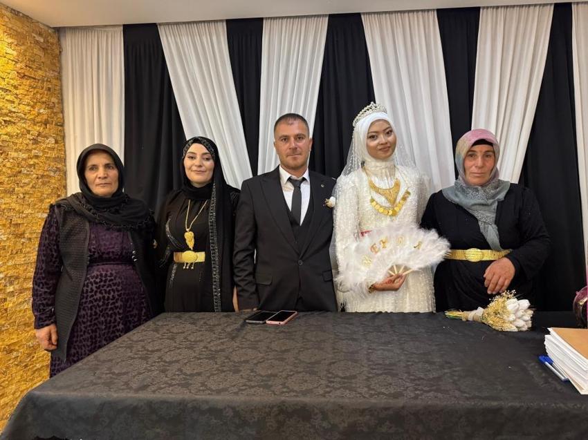 Hakkari'ye Endonezyalı gelin geldi: Aşkları kıtaları aştı