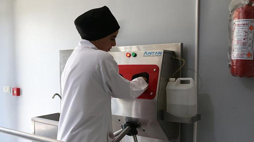 Hataylı kadın projesini hazırladı yüzde 80 hibe aldı ama deprem planlarını bozdu! Bunu fırsata çevirdi şimdi yanında 60 kişi çalışıyor