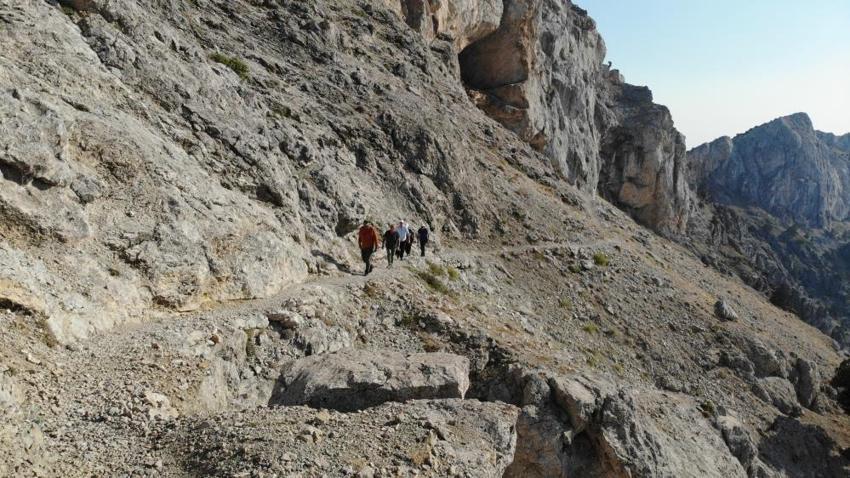 Kahramanmaraş'ta bu mağaraya daha önce hiç hayvan girmedi! Bölge halkı 'Evliya Yatağı' diyor