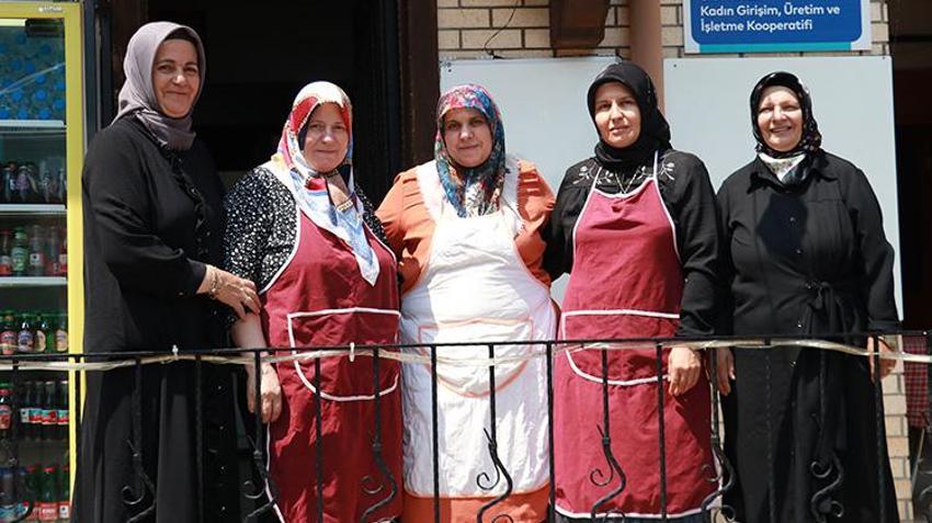 Bursalı kadınlar Kur'an kursunda bu işi yapmaya karar verdi! 5 kilo unla başladılar