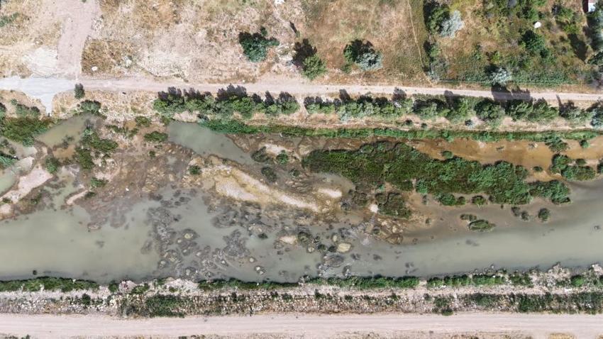 Türkiye'nin en uzun nehrinde kuraklık alarmı! Sulak alanlar yerini sazlıklara bıraktı