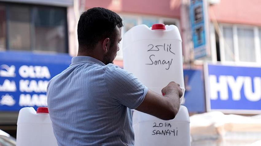 İzmir susuz kalınca bir tek onlar kazandı, telefonları susmuyor! Satışlar yüzde 100 arttı