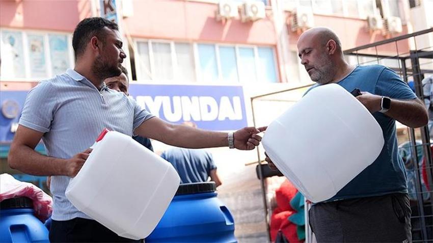 İzmir susuz kalınca bir tek onlar kazandı, telefonları susmuyor! Satışlar yüzde 100 arttı