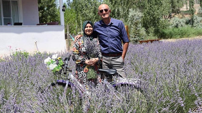 İnternetten öğrendiği yöntem şimdi servet getiriyor! Samsun'da eşinin hastalığına çare ararken buldu